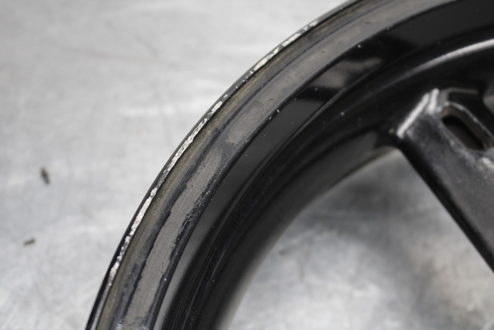 04-05 SUZUKI GSXR600 FRONT WHEEL RIM BB658