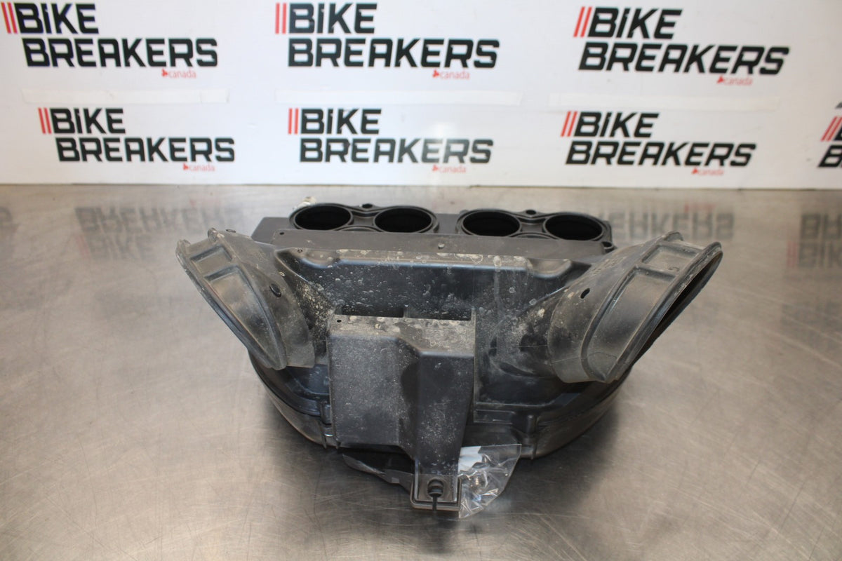 18 SUZUKI GSXR750 AIRBOX AIR INTAKE FILTER BOX BB891