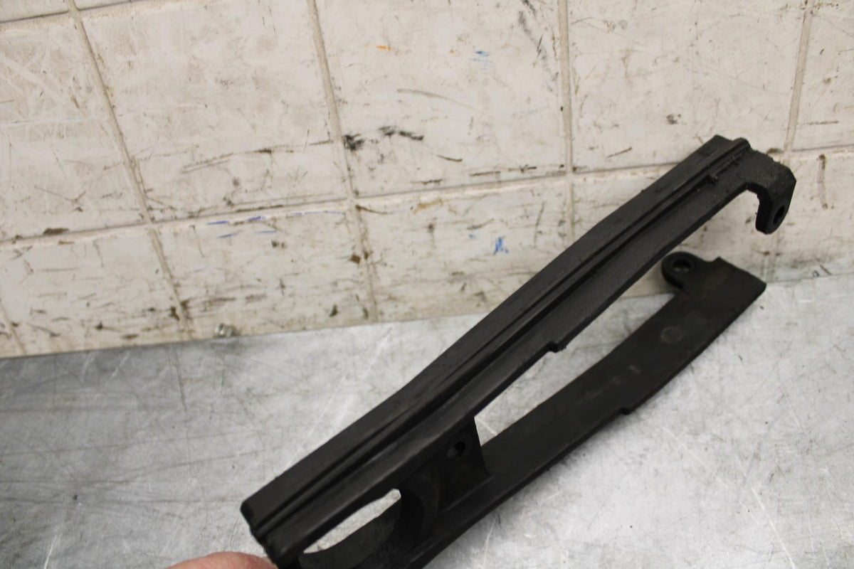2007 Suzuki GSXR750 SWINGARM CHAIN BUFFER SLIDER GUIDE 61273-01H00 BB546