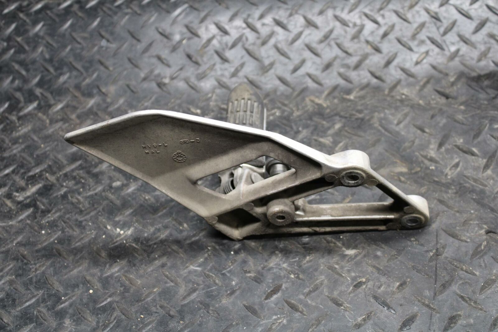 98 HONDA CBR600F3 LEFT REARSET REAR SET DRIVER FOOT PEG REST STOP BB201