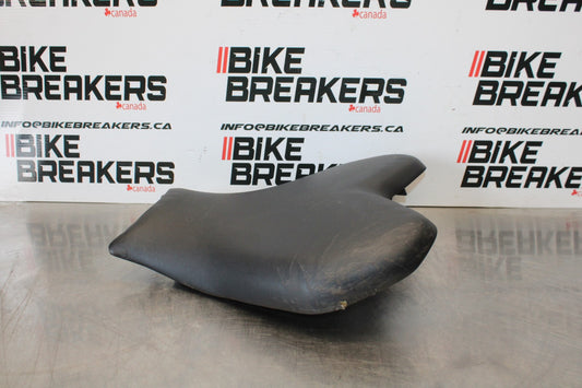 22-25 YAMAHA YZF R7 FRONT DRIVERS SEAT PAD SADDLE PILLION BB176