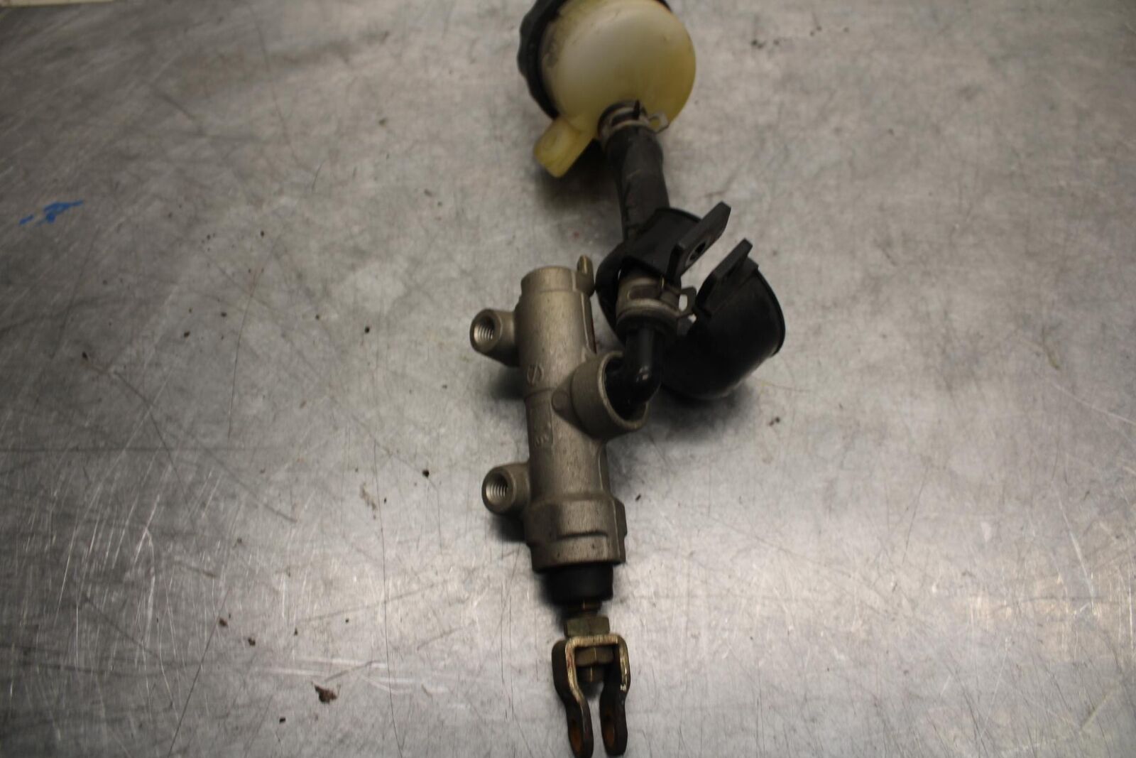 2003 Kawasaki Z1000 REAR BACK BRAKE MASTER CYLINDER W RESERVOIR 43015-1706 BB35
