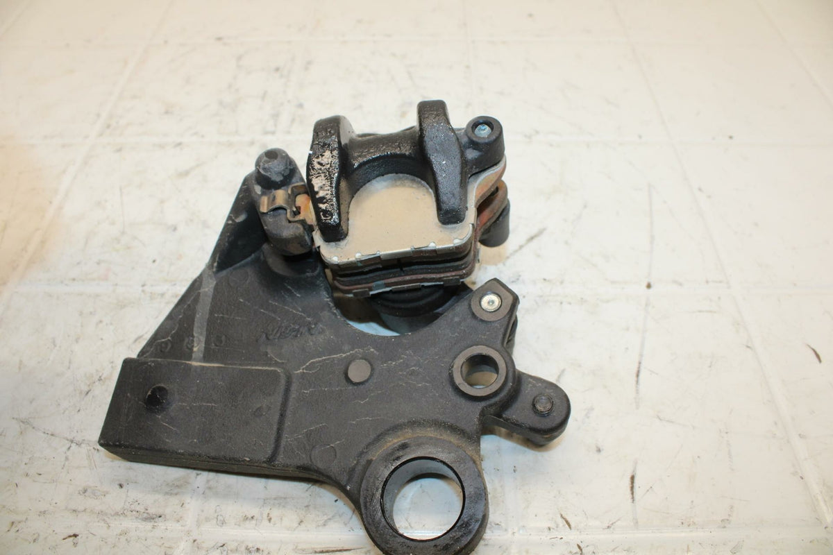 19-20 KAWASAKI NINJA ZX6R REAR BACK BRAKE CALIPER W MOUNT BRACKET BB407
