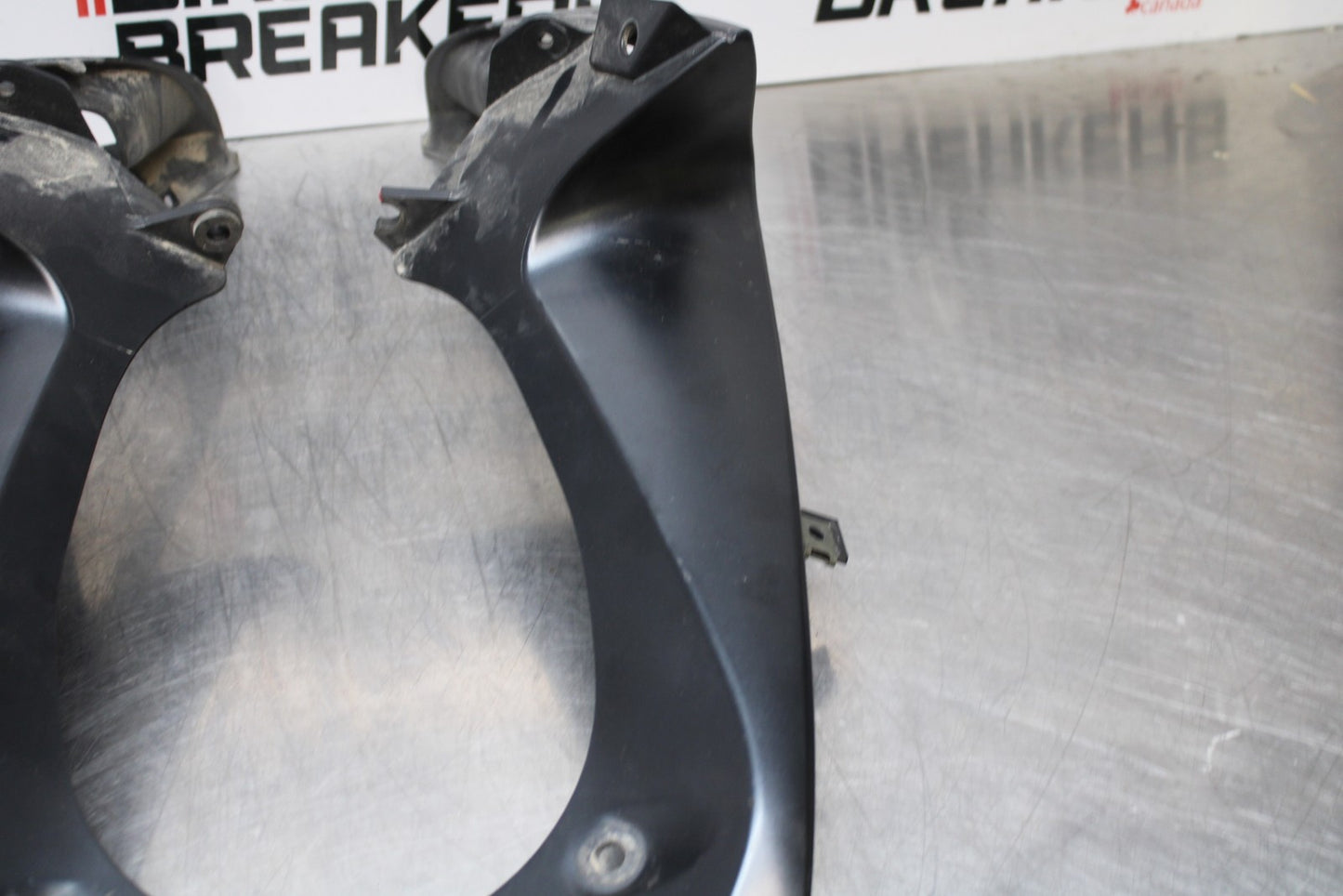 06-07 SUZUKI GSXR 600 FRONT UPPER MID SIDE FAIRING COWL PLASTIC SET BB170