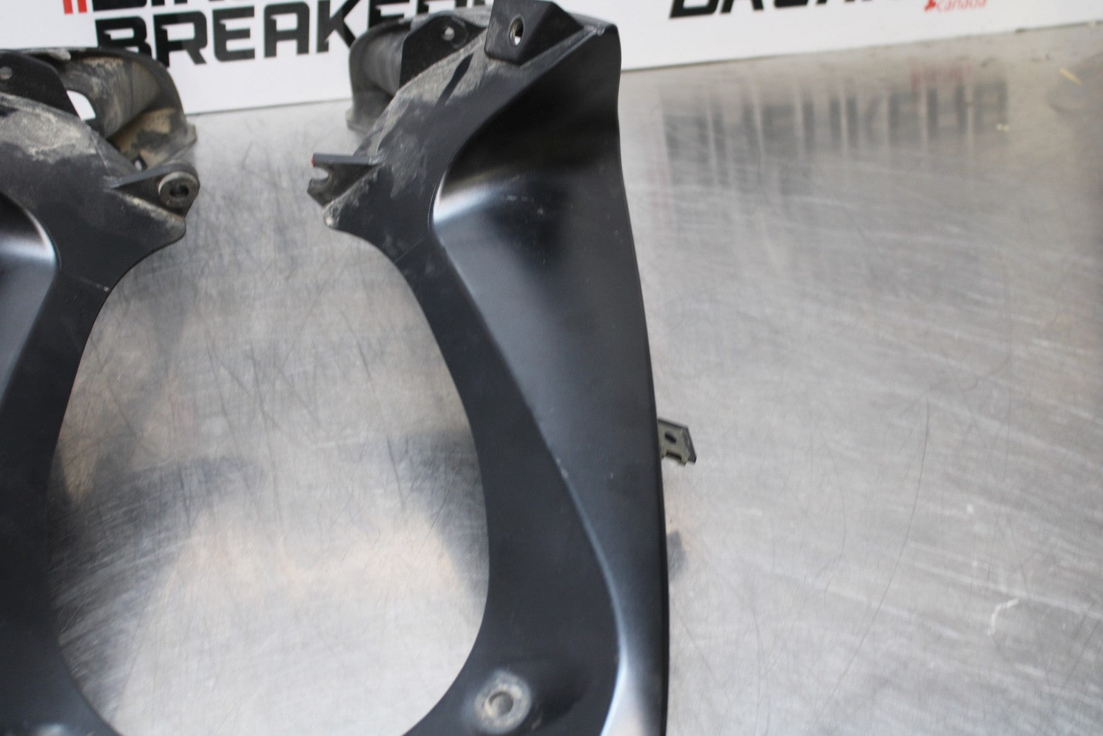 06-07 SUZUKI GSXR 600 FRONT UPPER MID SIDE FAIRING COWL PLASTIC SET BB170