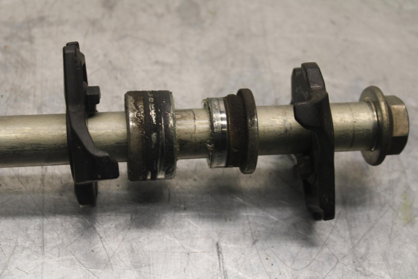 12-17 KAWASAKI ER-6N Z650 REAR AXLE BACK WHEEL RIM PIVOT BOLT AXEL BB607