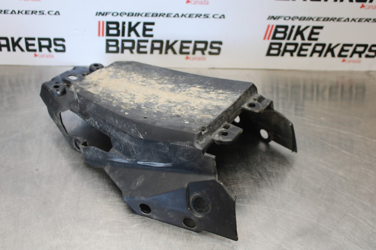 17-22 KTM 390 DUKE REAR BACK TAIL UNDERTAIL BATTERY TRAY PLASTIC BB180