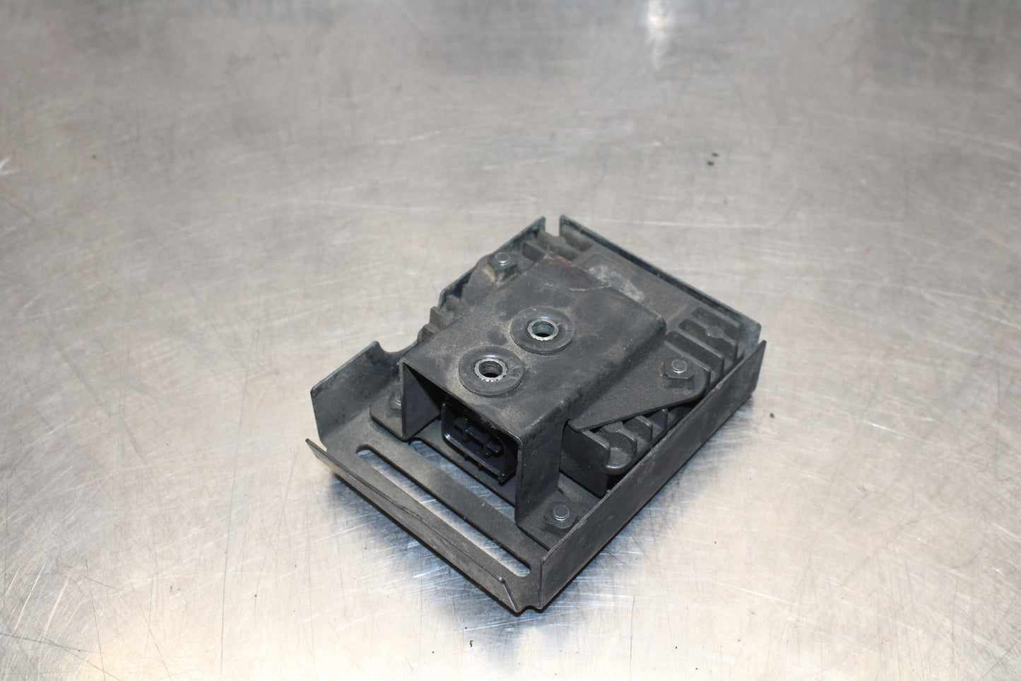 08 KAWASAKI VULCAN 900 RECTIFIER VOLTAGE REGULATOR & COVER BB184