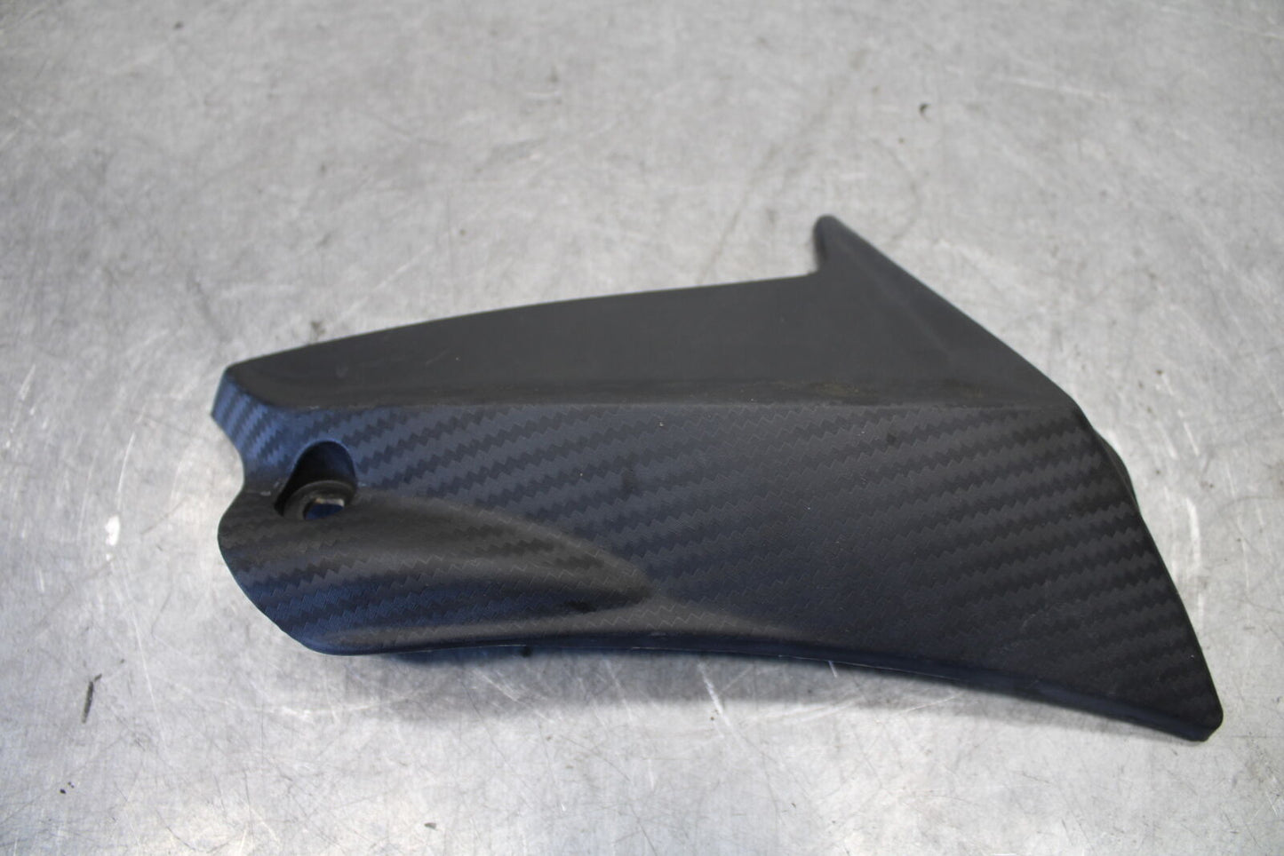 11-24 SUZUKI GSXR750 LEFT FRAME SIDE COVER COWL PANEL TRIM  BB687