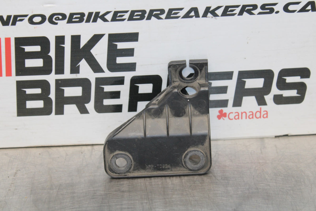 11-24 SUZUKI GSXR750 AIRBOX ECU HOLDER BRACKET BB687-C