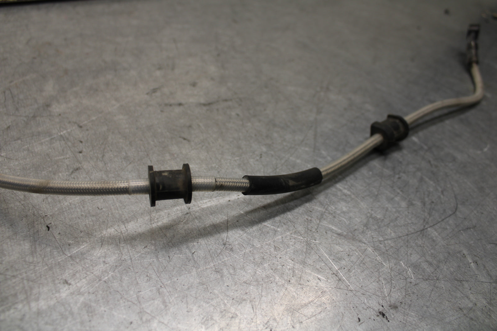 16 KAWASAKI NINJA ZX10R REAR BACK BRAKE HOSE FLUID LINE BB650