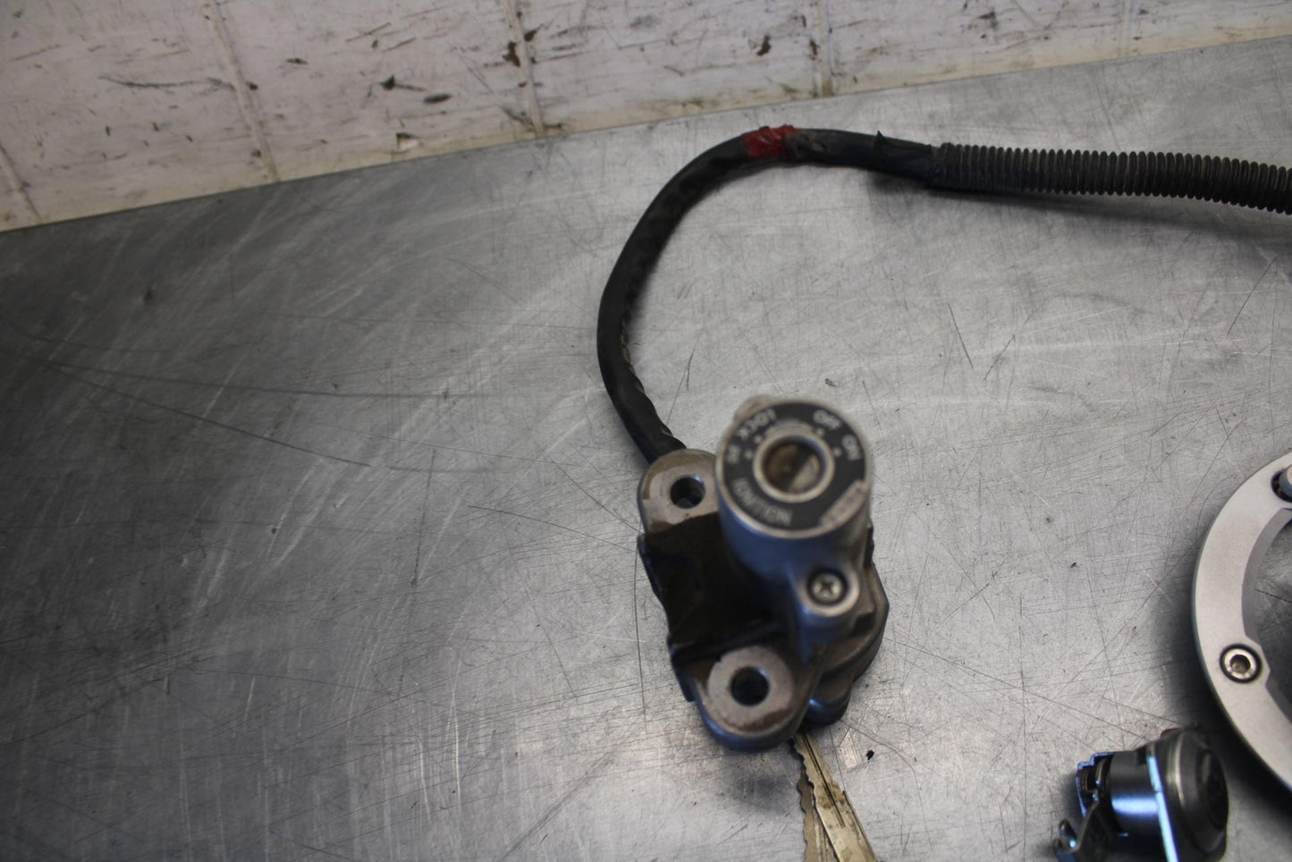 2016 Suzuki Bandit GSF1250SA ABS IGNITION LOCK KEY SET W/ GAS CAP AND SEAT BB509