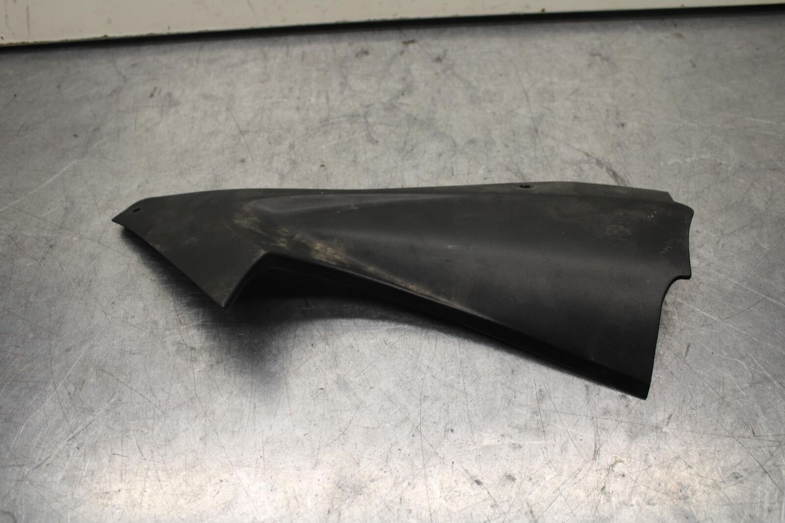 2007 Yamaha YZF R6 LEFT FRONT DUCT COVER PANEL COWL BB80