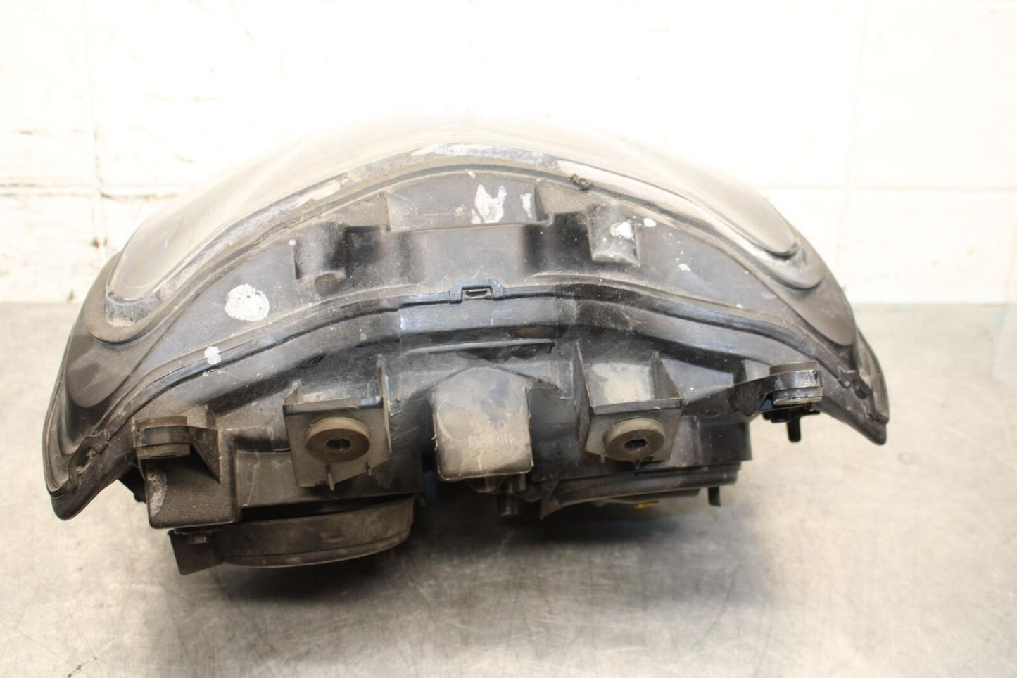 2001 Suzuki GSXR750 FRONT HEADLIGHT HEAD LIGHT LAMP 35100-35F60-999 BB553