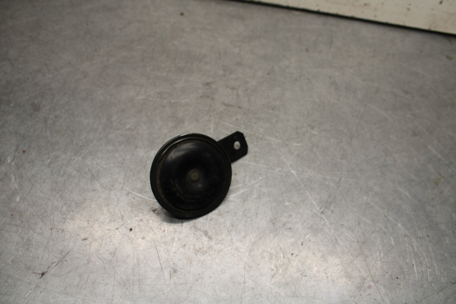 09-11 TRIUMPH DAYTONA 675 HORN SIGNAL BB652