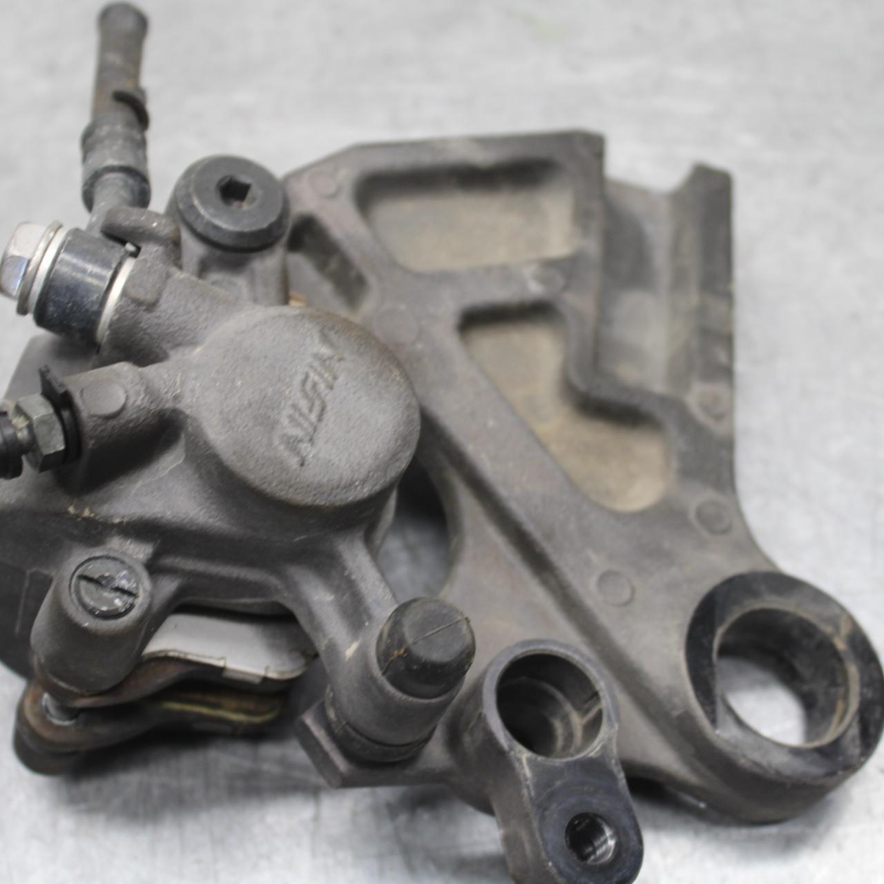 21 KAWASAKI NINJA ZX6R REAR BACK BRAKE CALIPER W MOUNT BRACKET  BB647