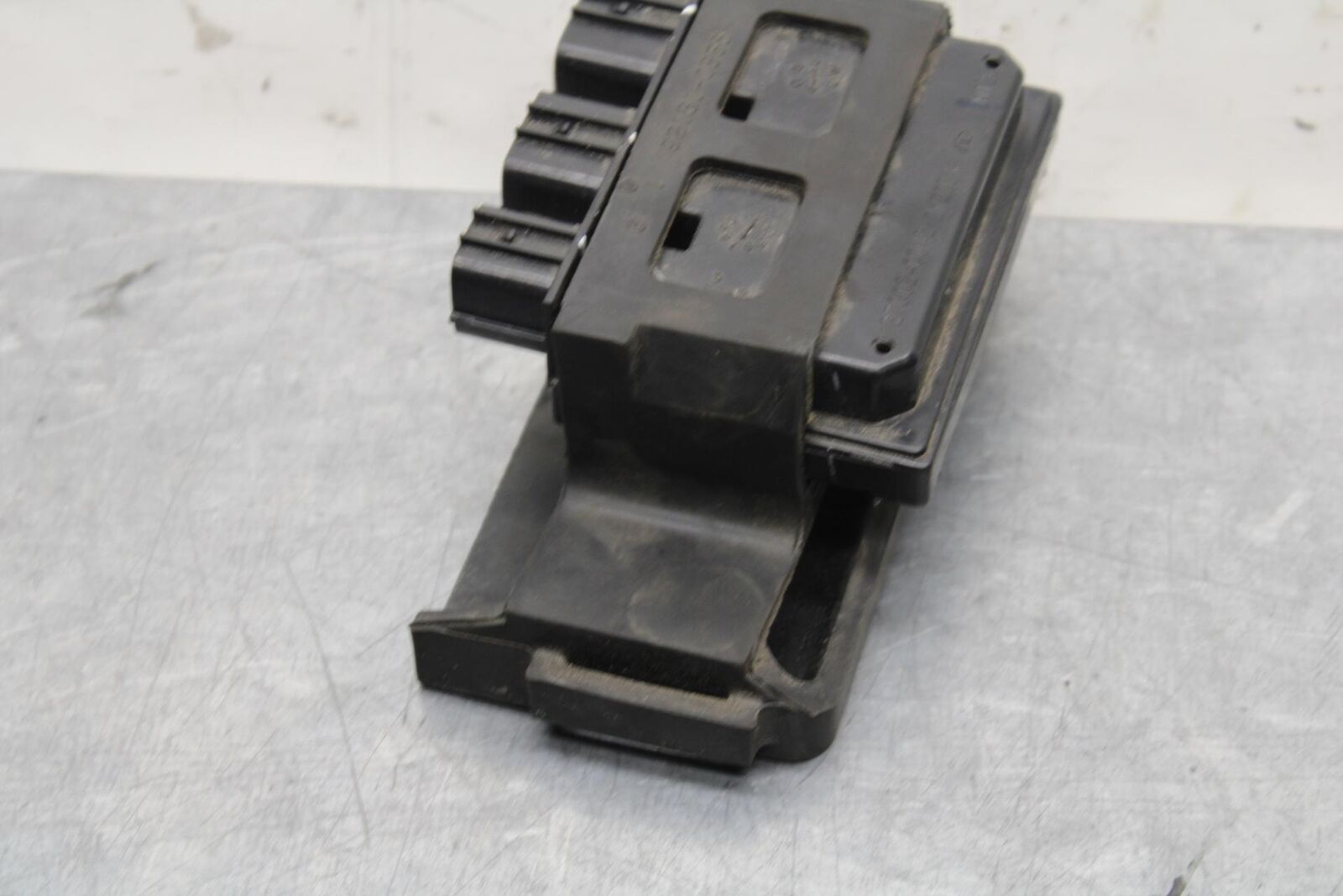 19-22 KAWASAKI Z400 RELAY ASSEMBLY BOX BB586