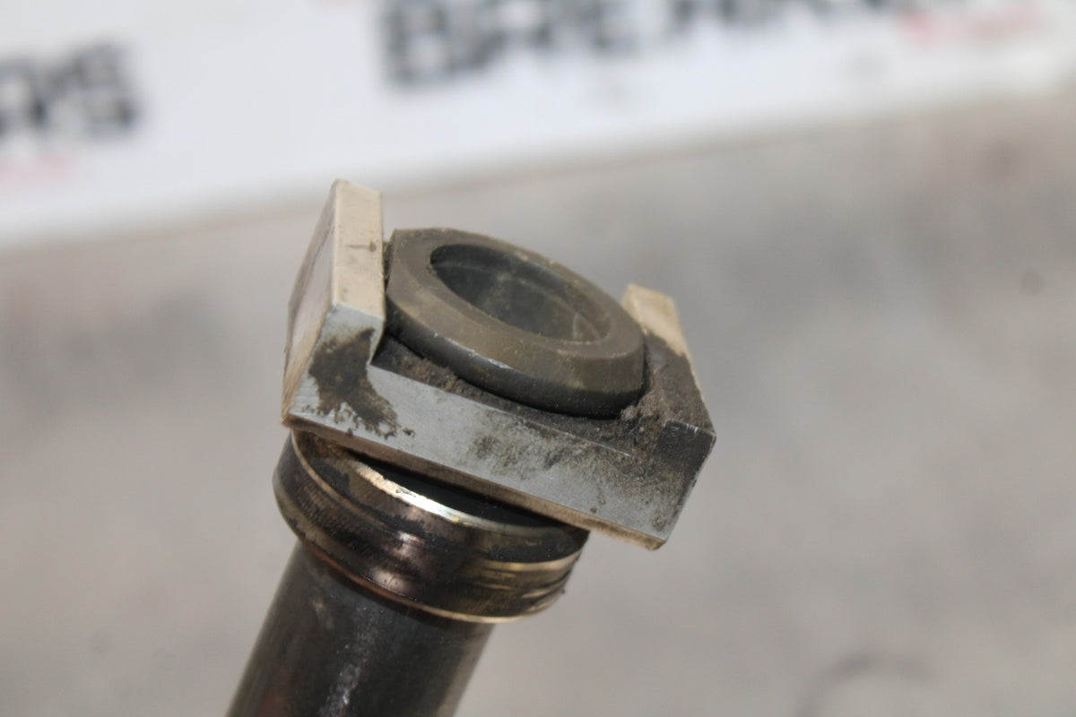 03-04 YAMAHA YZF R6 REAR AXLE BACK WHEEL RIM PIVOT BOLT AXEL BB890
