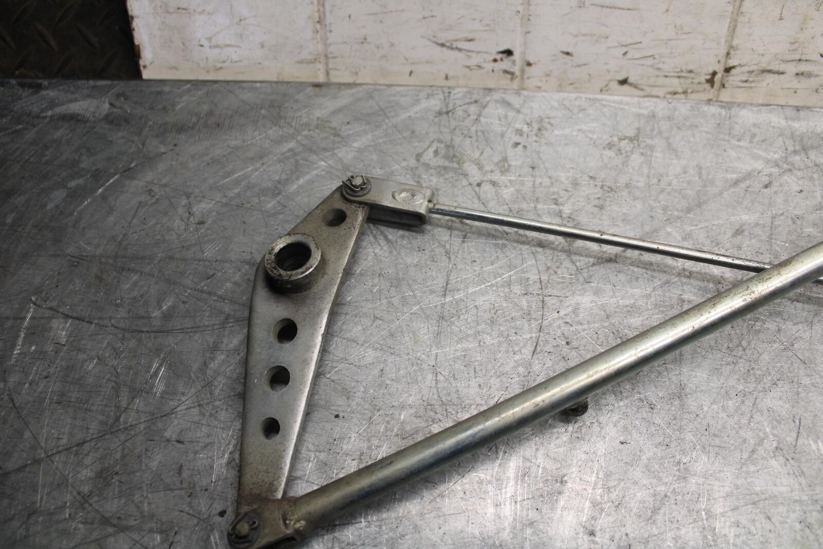 2007 Suzuki Boulevard M50B REAR BACK BRAKE TORQUE ROD SHAFT BAR BB537