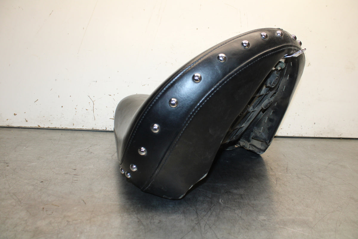 99-00 YAMAHA V STAR 1100 FRONT DRIVERS SEAT BB711
