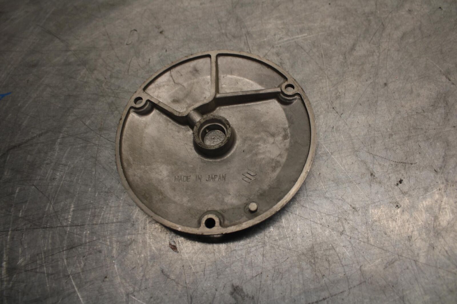 1976 Suzuki GT750 CLUTCH SIDE ENGINE MOTOR COVER 1387-31000 BB33