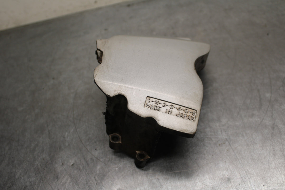 00-01 YAMAHA YZF R1 ENGINE SPROCKET COVER BB755