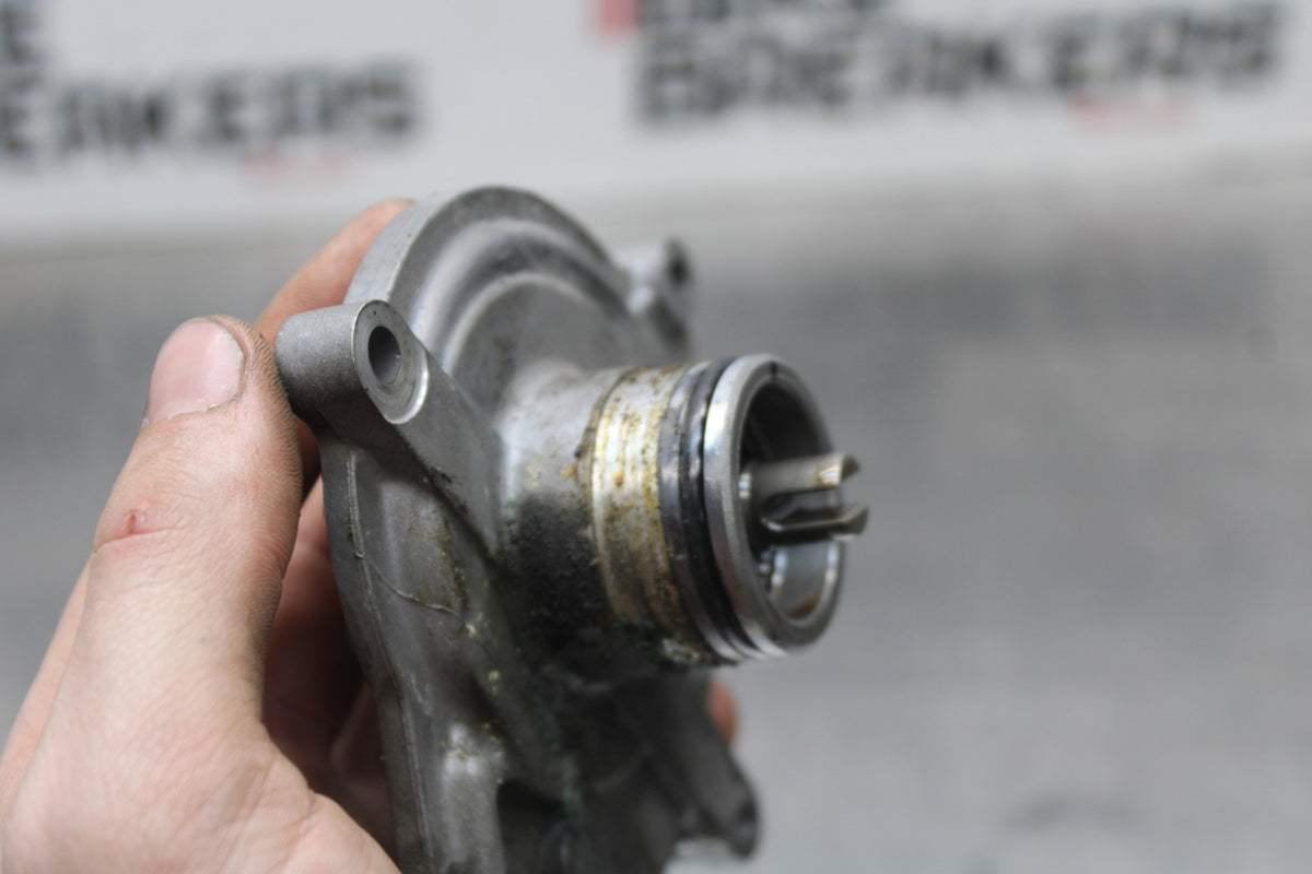 18 YAMAHA YZF R1  ENGINE WATER COOLANT PUMP  BB838