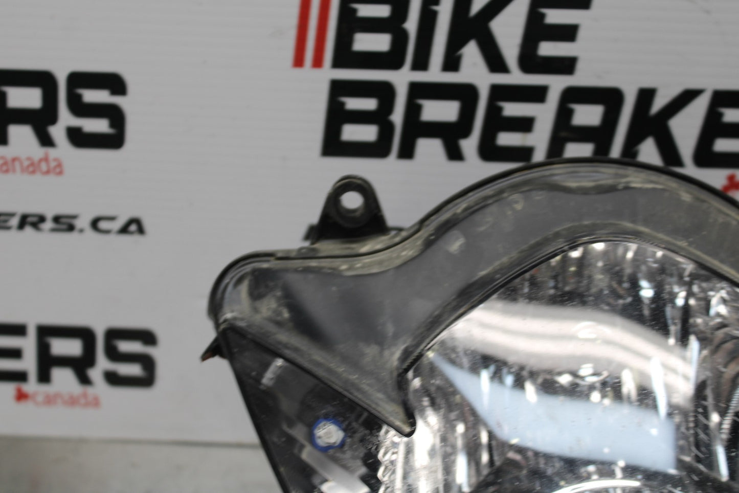06-07 SUZUKI GSXR 600 FRONT HEADLIGHT HEAD LIGHT LAMP BB178