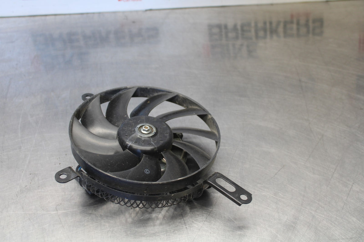 18 SUZUKI GSXR750 ENGINE RADIATOR COOLING FAN BB891