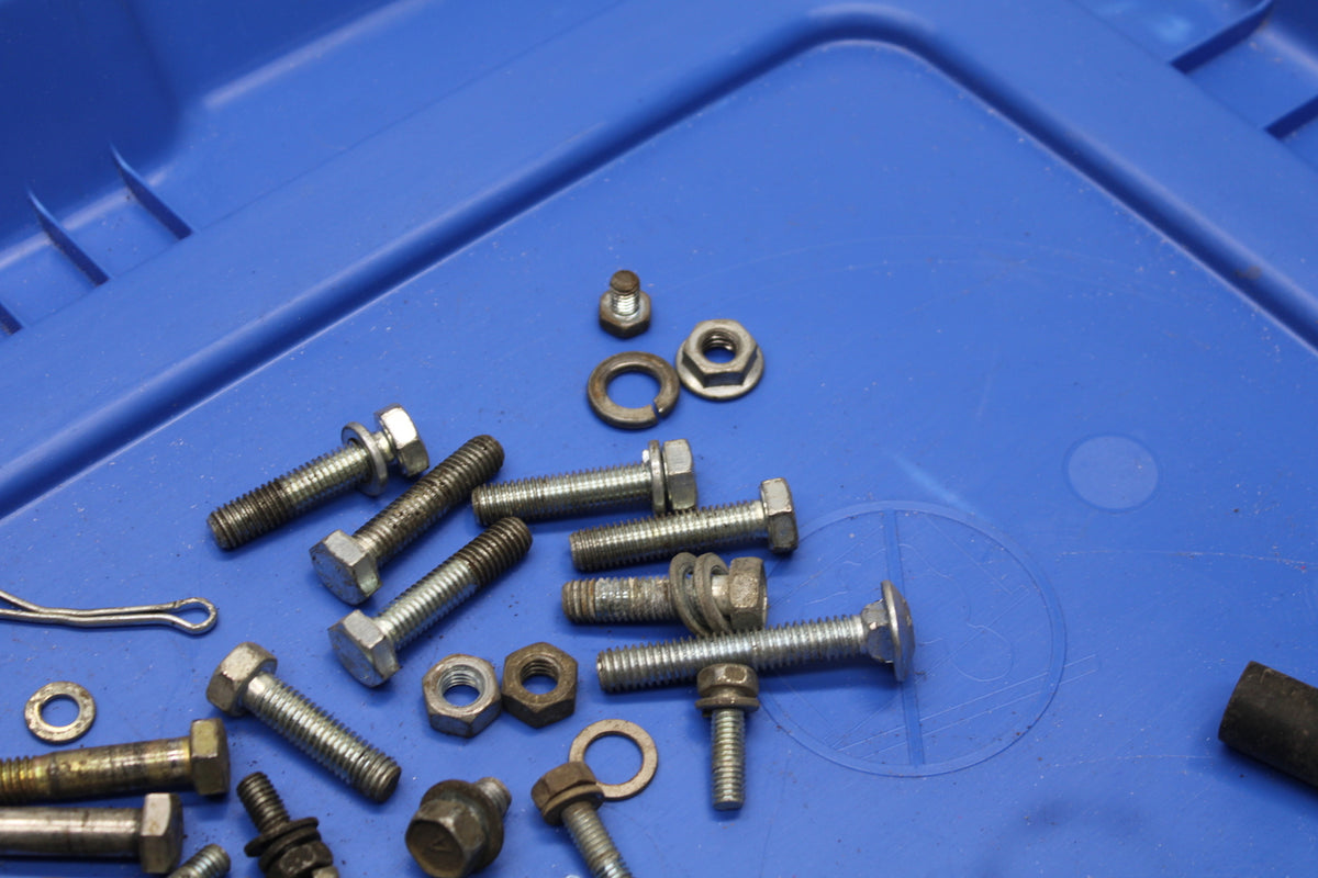 78 SUZUKI GS550E MOUNTING BOLTS HARDWARE MOTOR SCREWS BB133