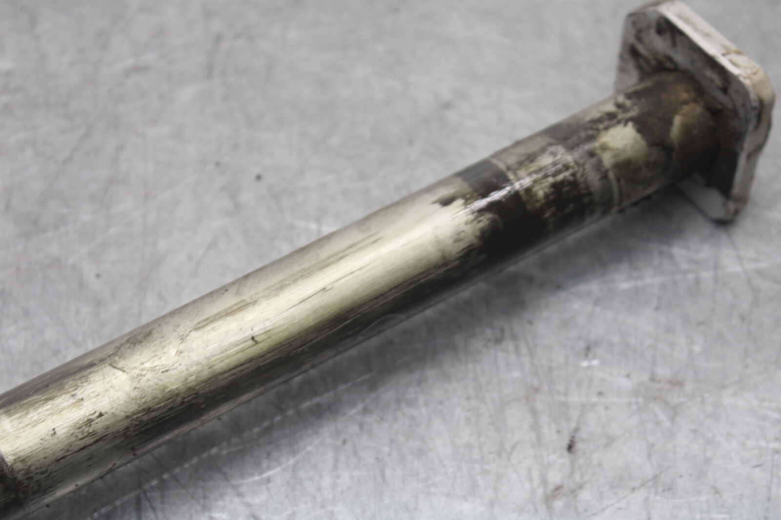 06-07 SUZUKI GSXR 600 REAR AXLE BACK WHEEL RIM PIVOT BOLT AXEL BB694