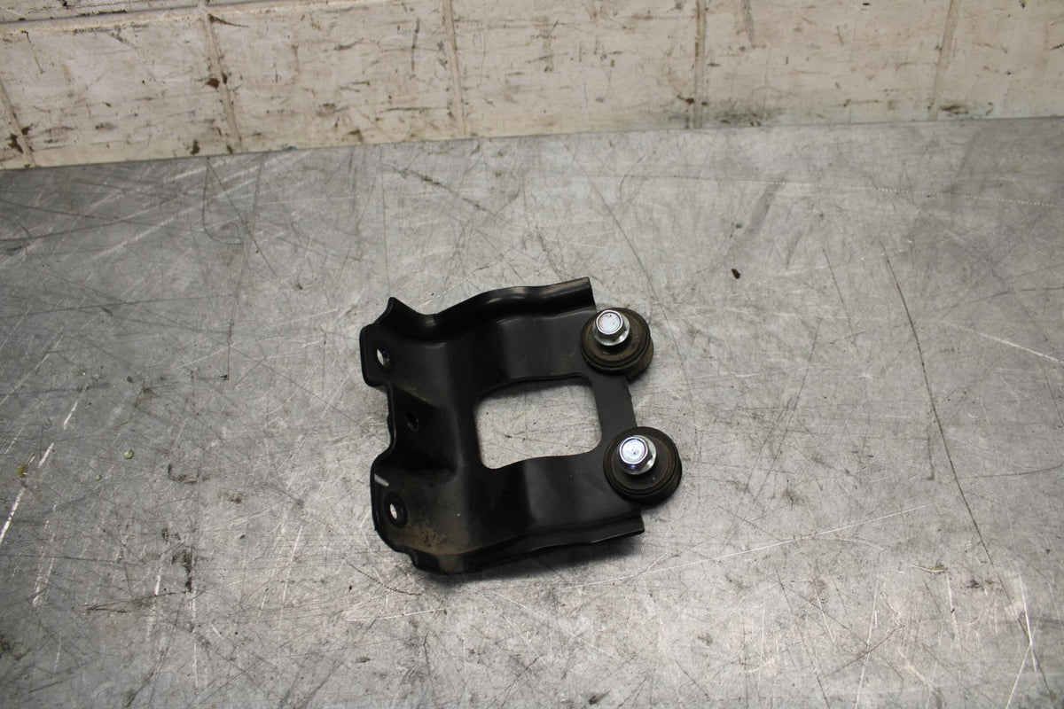 2015 Yamaha YZF R3 GAS TANK FUEL CELL PETROL RESERVOIR BRACKET MOUNT BB526