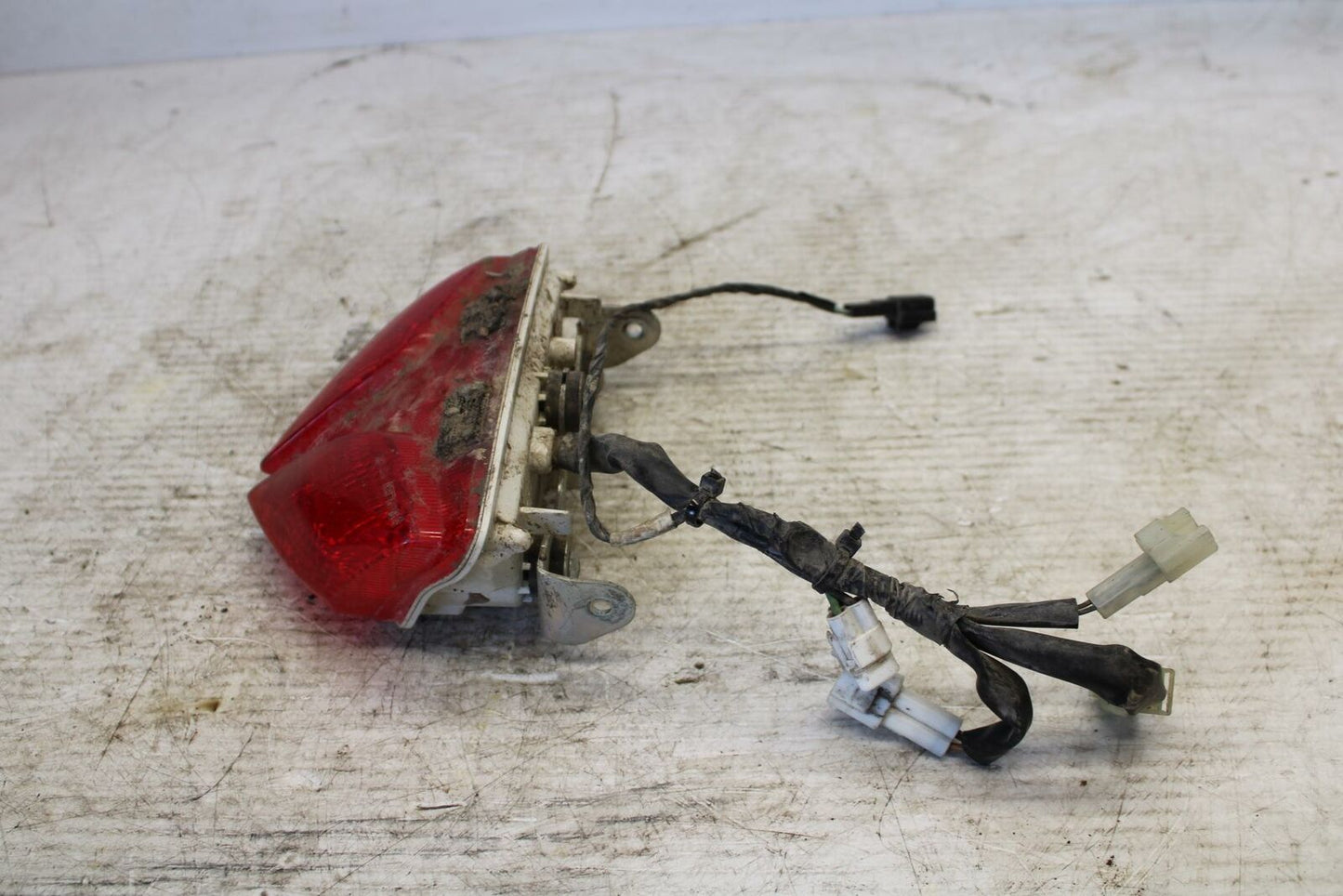 08-09 SUZUKI GSXR600 REAR TAIL TAILLIGHT BACK BRAKE LIGHT BB156B