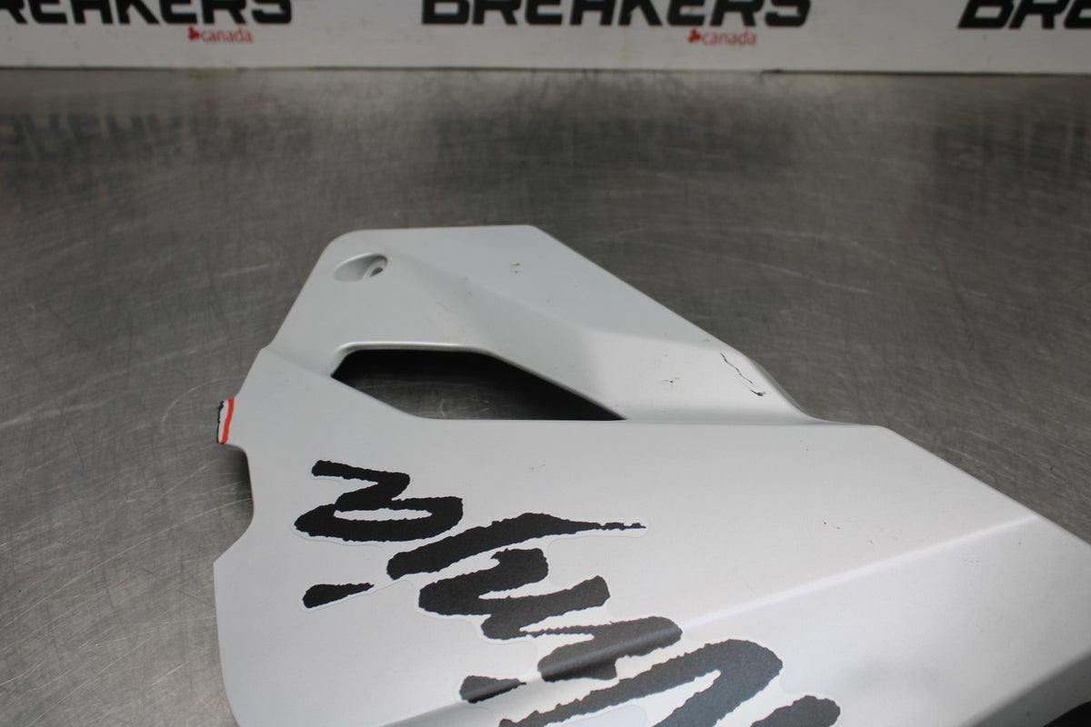 24-25 KAWASAKI NINJA ZX4R LEFT LOWER BOTTOM BELLY SIDE FAIRING COWL BB840