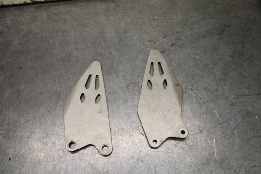 24-25 KAWASAKI NINJA ZX6R REARSET HEEL GUARD COVER SET PAIR BB726