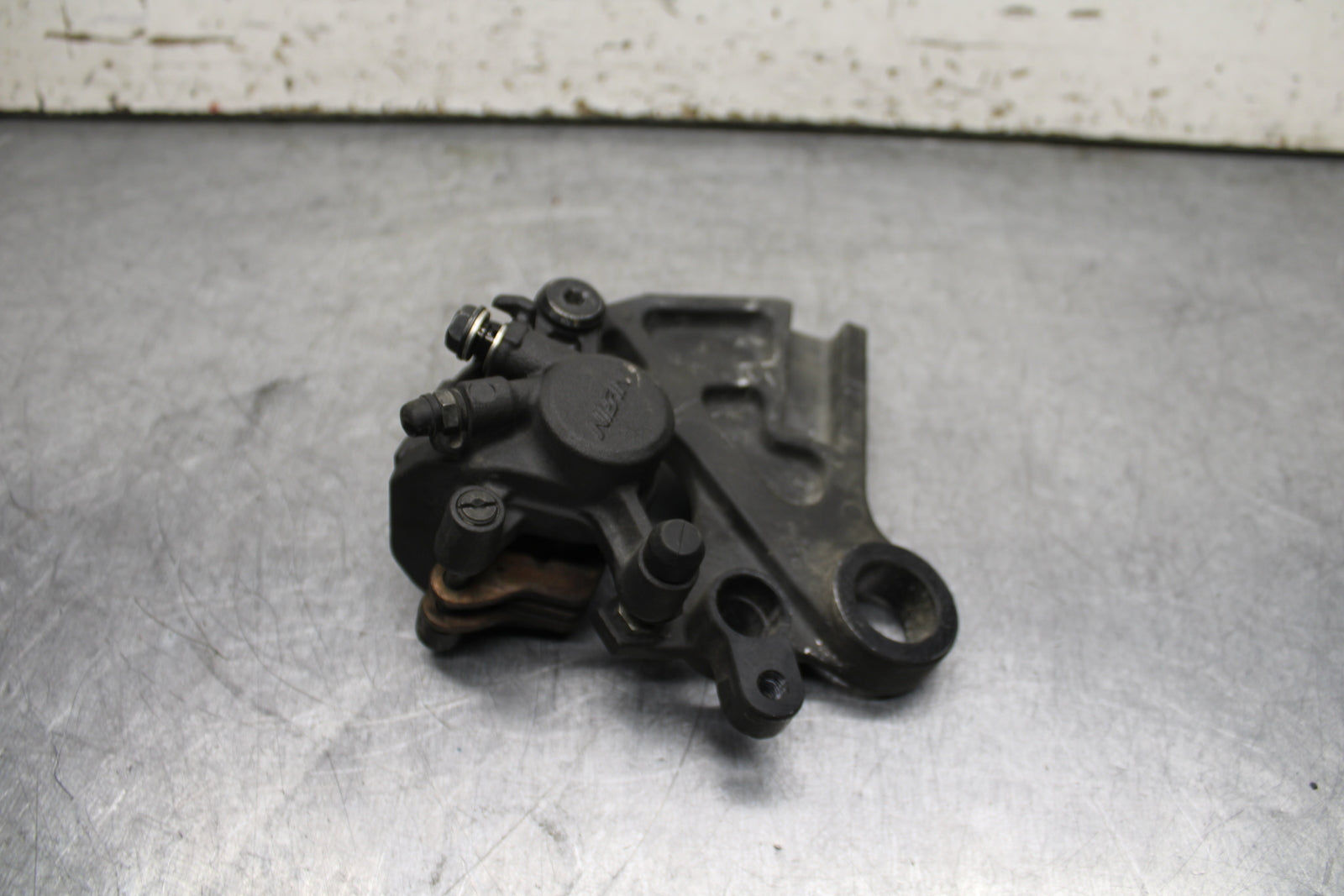 13-17 KAWASAKI NINJA ZX6R ZX636E REAR BACK BRAKE CALIPER W MOUNT BRACKET BB735