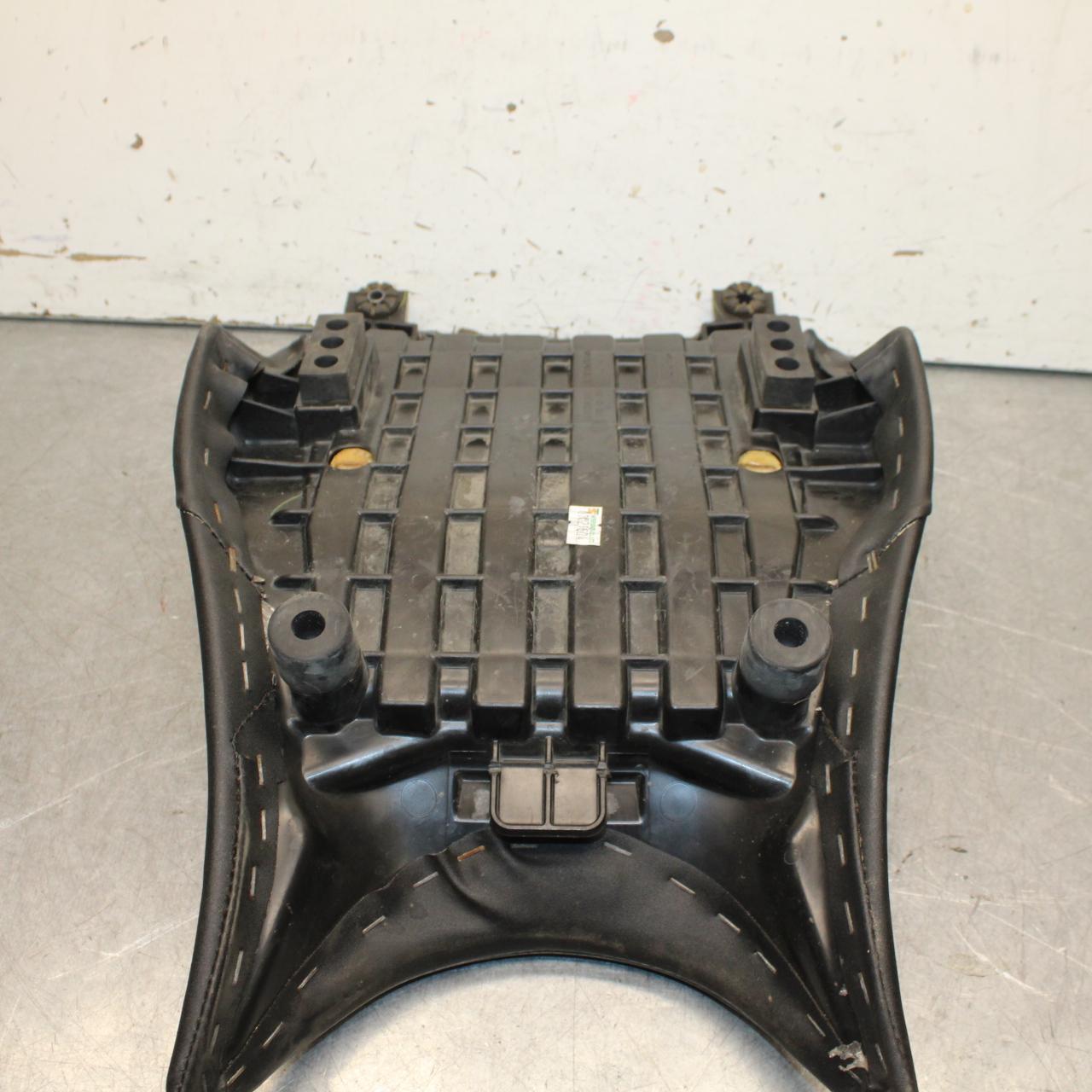 15-18 HONDA CB300FA FRONT DRIVERS SEAT PAD SADDLE PILLION BB646
