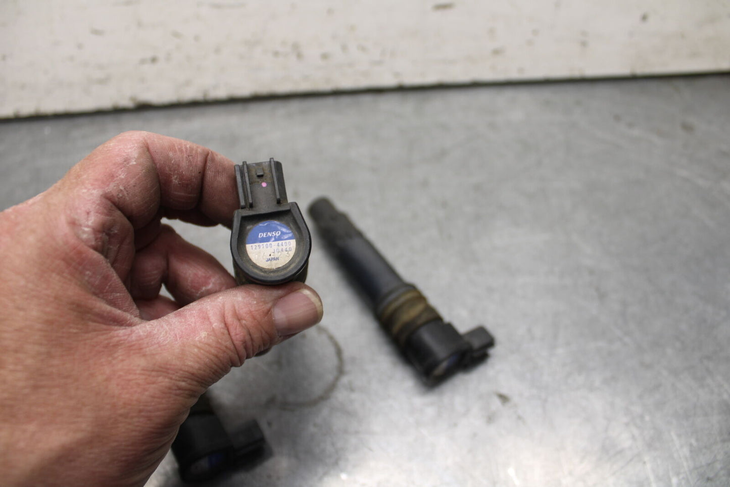 05-06 SUZUKI GSXR1000 IGNITION COILS COIL SPARK PLUG CAPS 33410-35F10 BB677