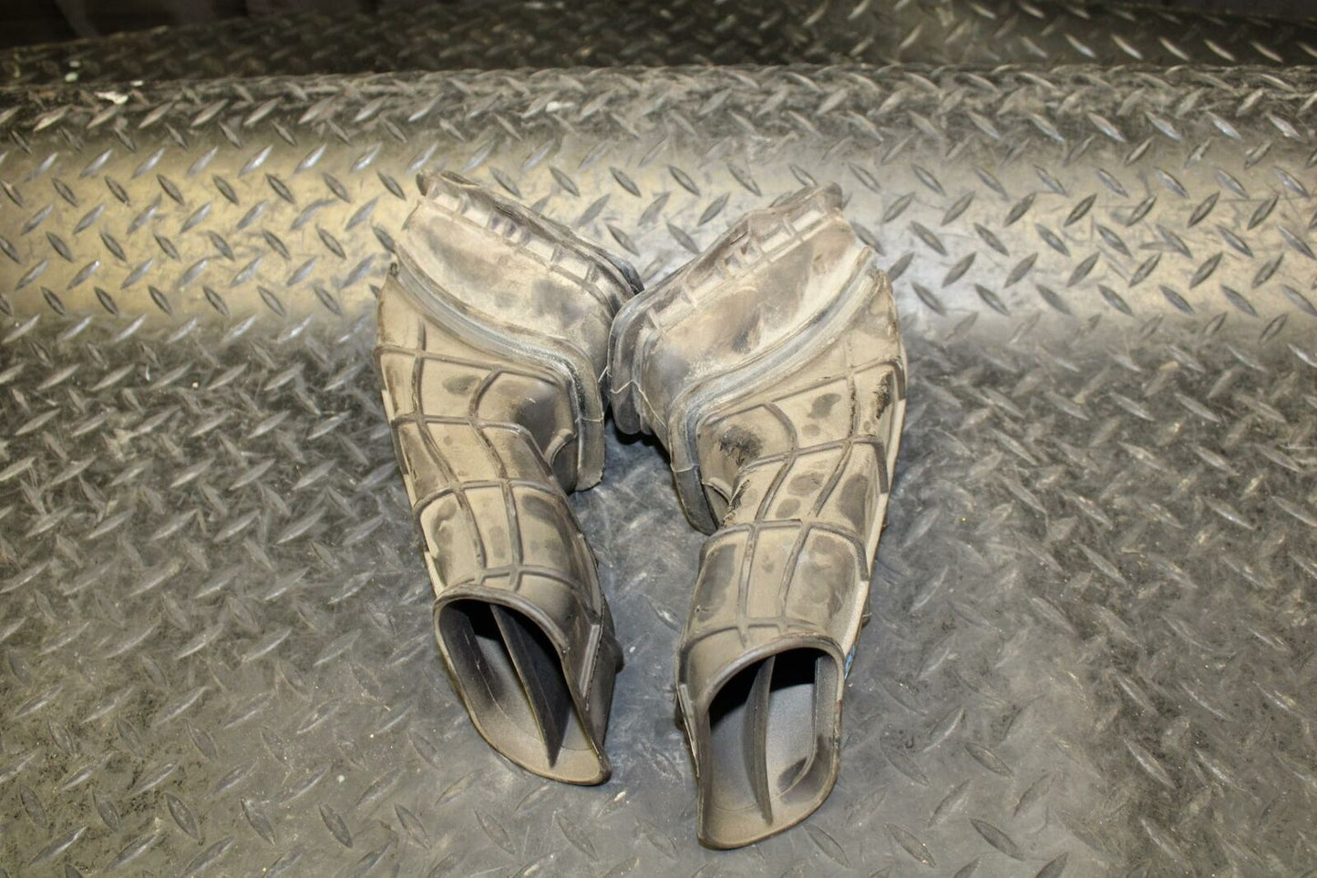 06-07 KAWASAKI NINJA ZX10R RIGHT LEFT AIR INTAKE DUCTS 14073-0093 BB186