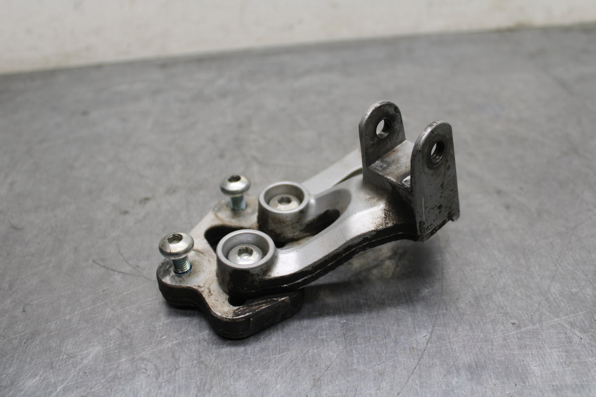 08-10 SUZUKI GSXR 600 LEFT REARSET REAR SET DRIVER FOOT PEG BRACKET MOUNT BB132
