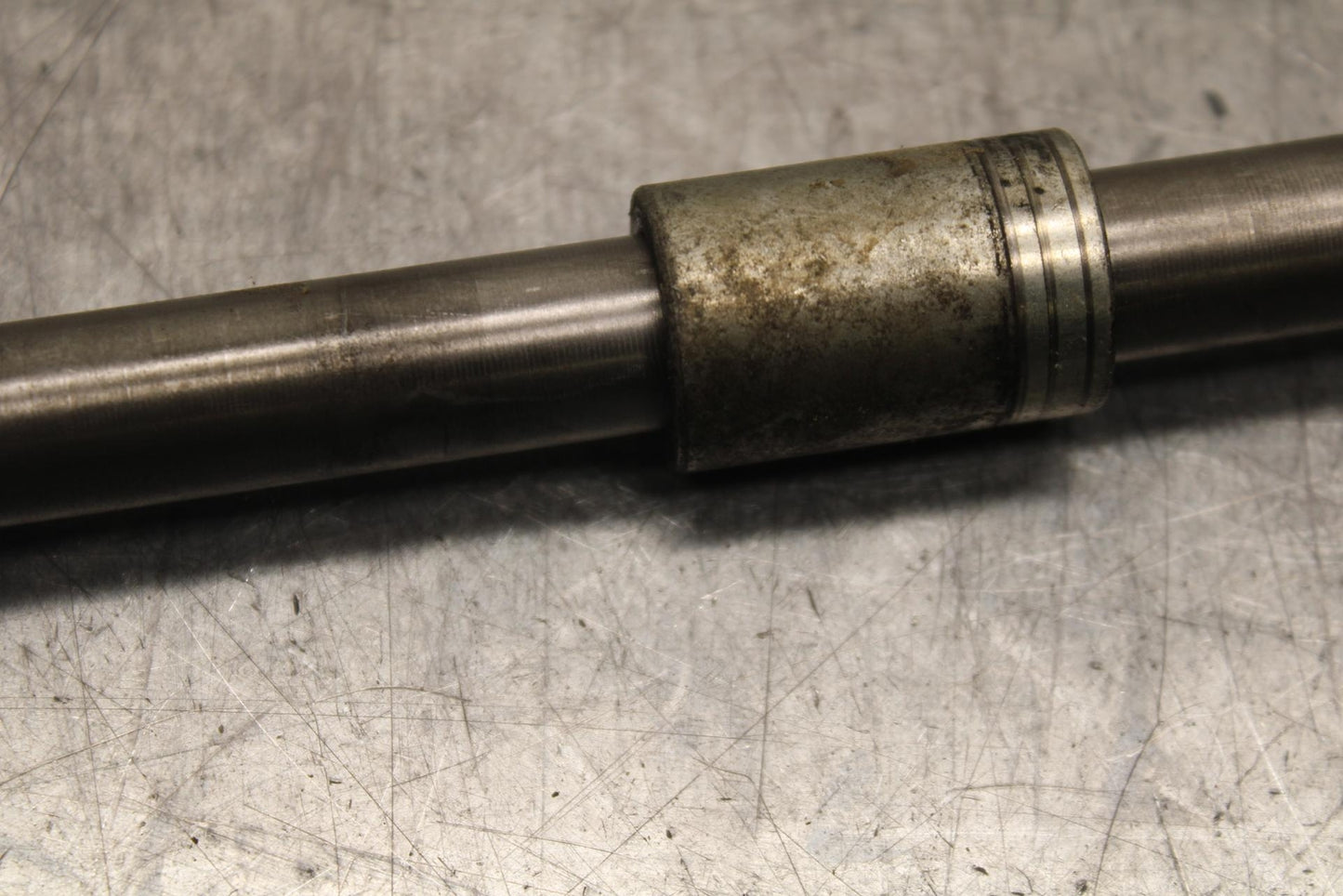 1985 Honda Shadow 500 VT500C FRONT WHEEL RIM AXLE PIVOT BOLT 44301-MF5-750 BB615