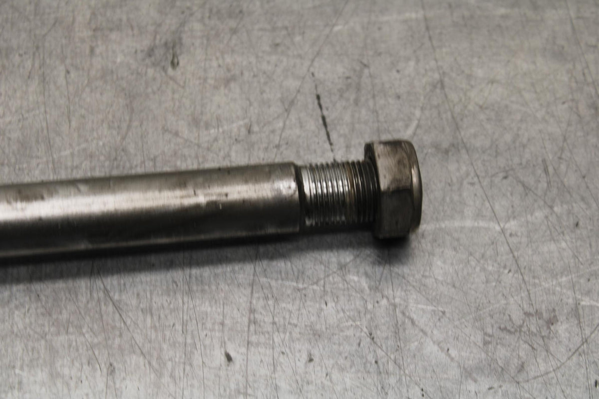 1998 Yamaha Vmax 1200 VMX1200 REAR AXLE BACK WHEEL RIM PIVOT BOLT AXEL BB620