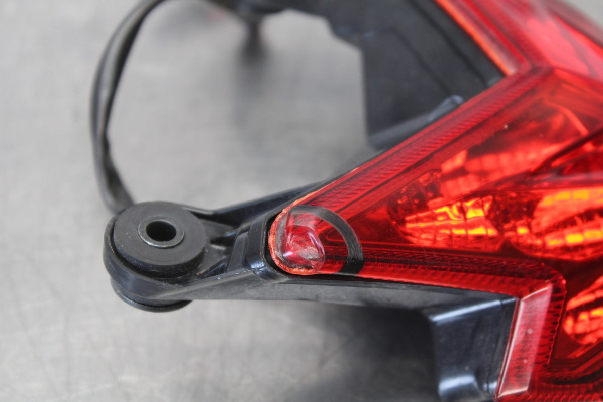 13-18 KAWASAKI NINJA ZX6R REAR TAIL TAILLIGHT BACK BRAKE LIGHT BB908