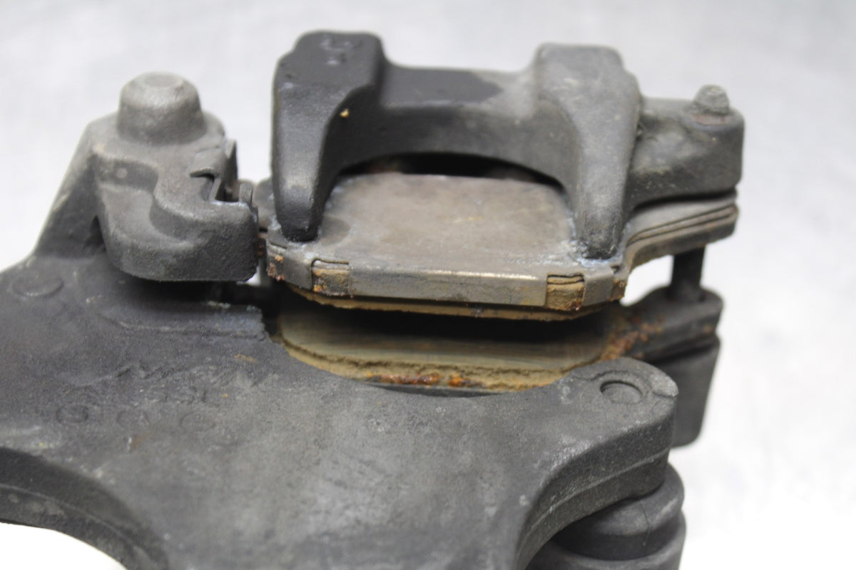 05 YAMAHA YZF R6 REAR BACK BRAKE CALIPER W MOUNT BRACKET BB858