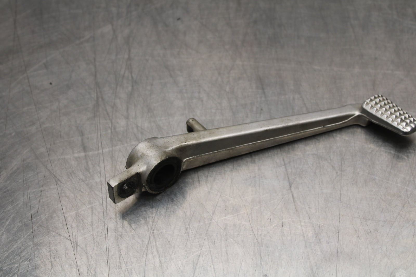 04-05 KAWASAKI NINJA ZX10R RIGHT REARSET BRAKE FOOT PEDAL BB163