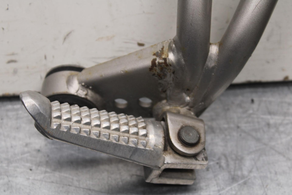 1995 Suzuki RF600R REAR FOOT RESTS PEGS STEPS SET PAIR BB615