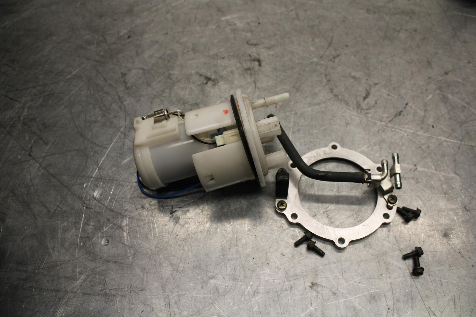 2007 Yamaha YZF R6 FUEL PUMP GAS PETROL SENDER UNIT 2C0-13907-01-00 BB525