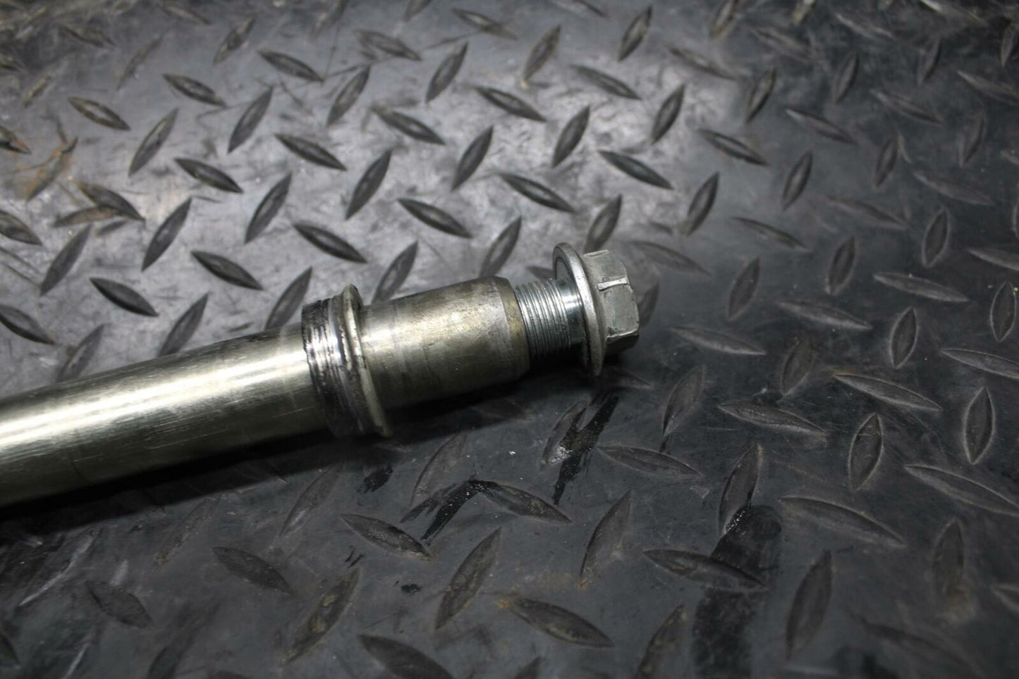08-09 SUZUKI GSXR750 FRONT WHEEL RIM AXLE PIVOT BOLT BB208