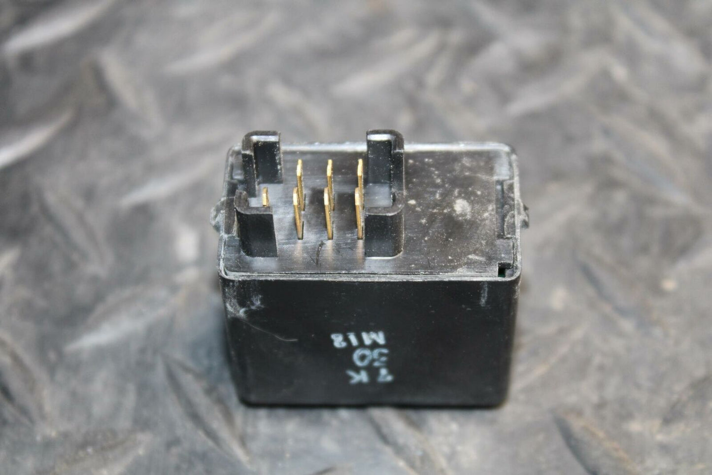 08-09 SUZUKI GSXR600 TURN SIGNAL BLINKER RELAY FLASHER SWITCH BB204