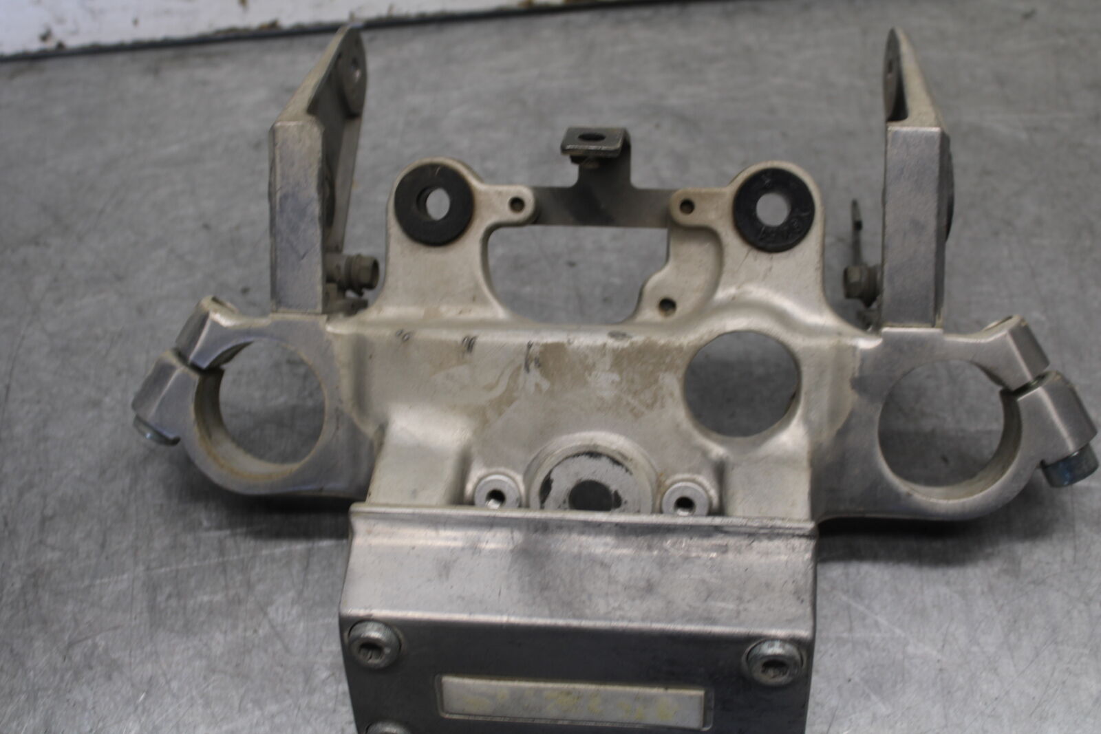 85-86 SUZUKI MADURA 1200 FORKS UPPER TRIPLE TREE CLAMP  BB691